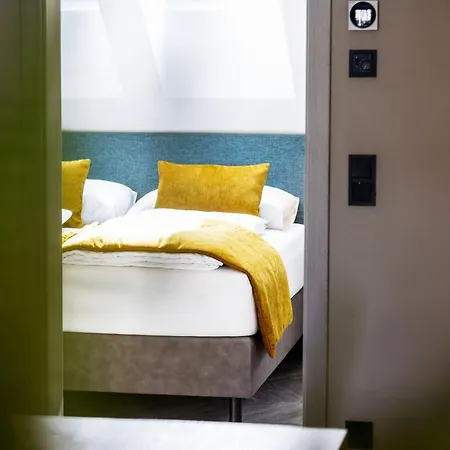 Of Me Klagenfurt * Κλάγκενφουρτ